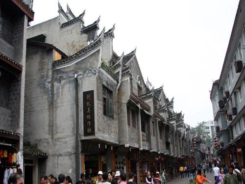 新年迎来“热”消费 神州大地到处喜气洋洋“烟火气”升腾